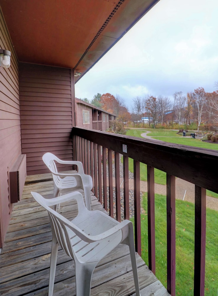 Fireside Inn & Suites Gilford - photo 34