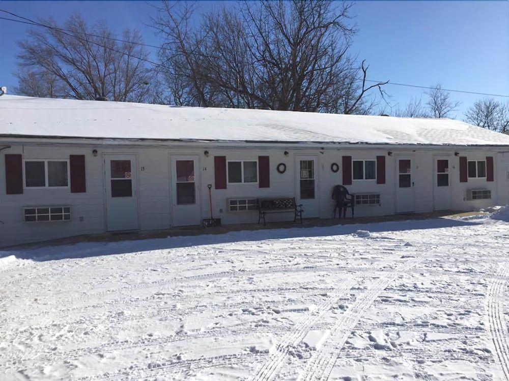Town N' Country Motel - photo 8