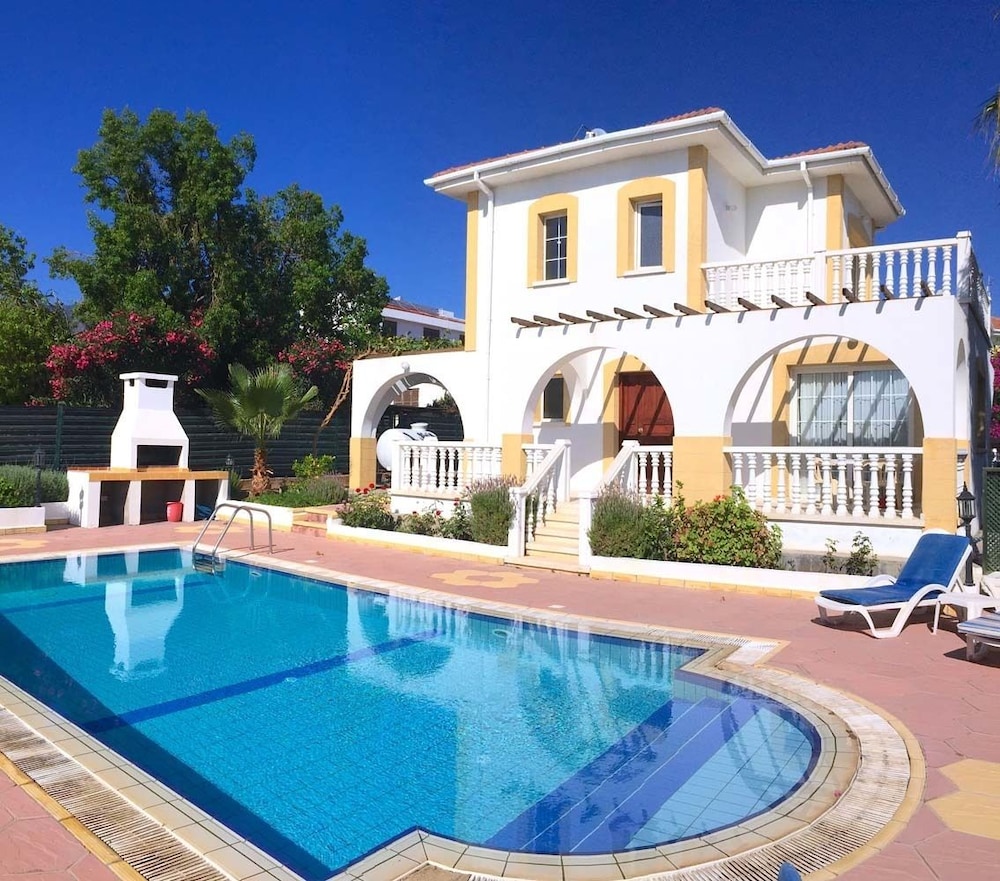 Villa Greenhill By Amy Villas — 4-Star Luxury Hotel in Kyrenia, Cyprus