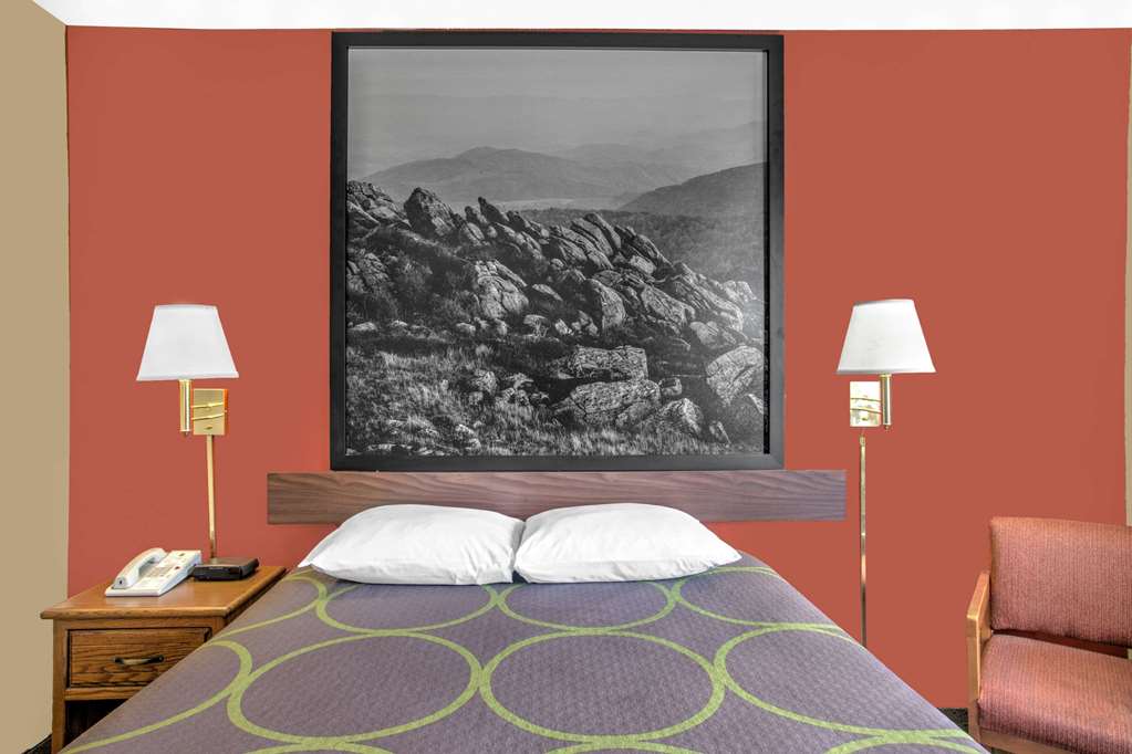 Super 8 by Wyndham Christiansburg Blacksburg Area - photo 6