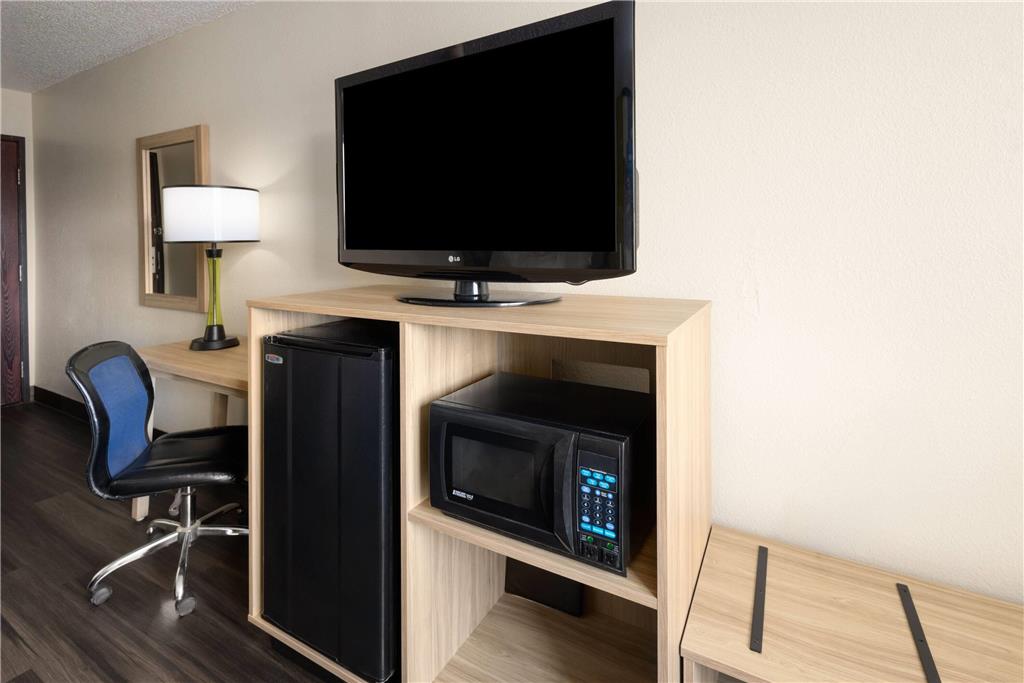 Super 8 by Wyndham South Boston VA - photo 12