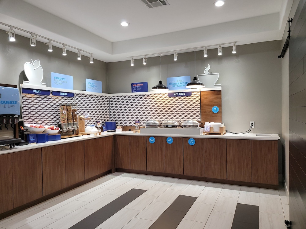 Holiday Inn Express Hotel & Suites Vidor South - photo 36