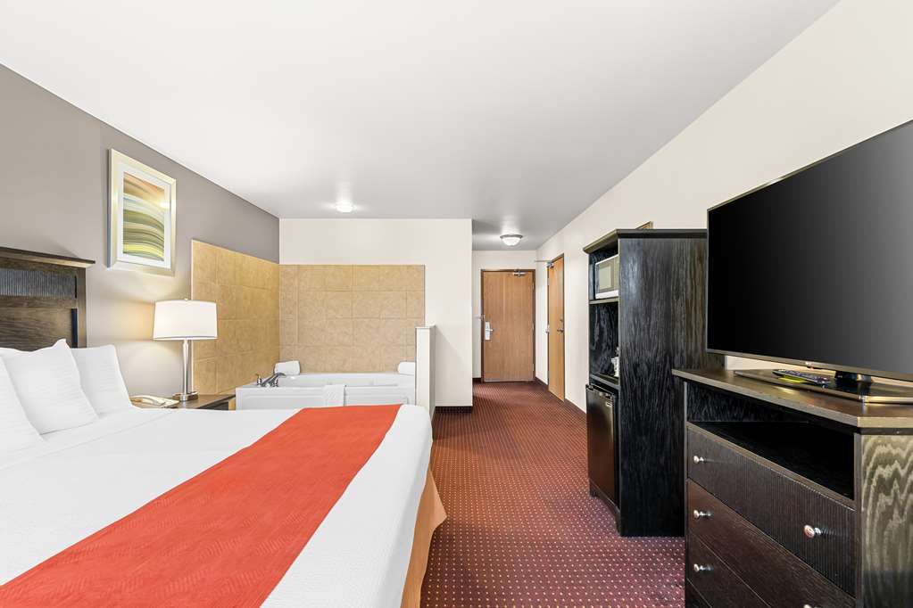 Best Western Legacy Inn & Suites Beloit South Beloit - photo 7