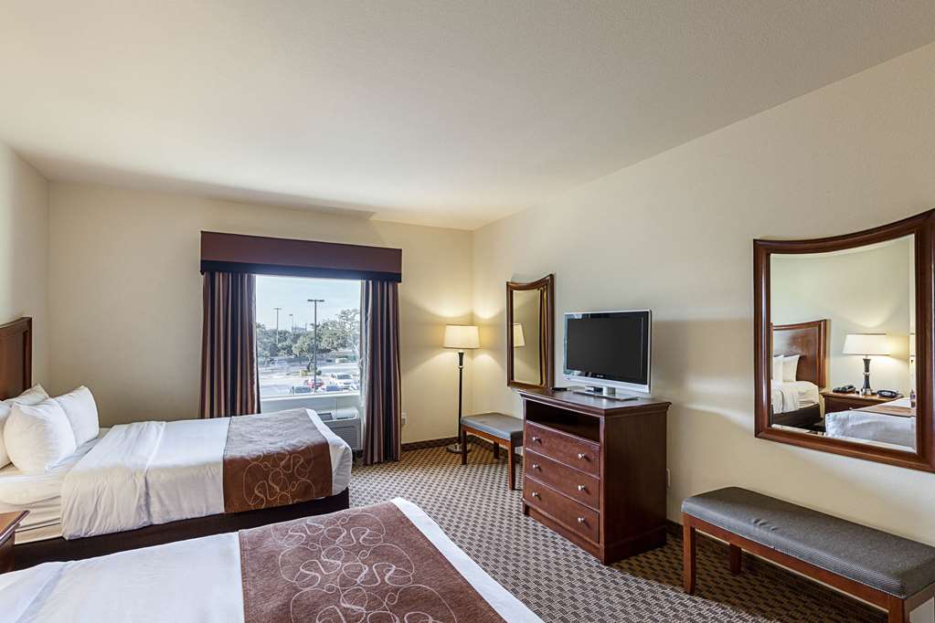 Comfort Suites Stone Oak - photo 16