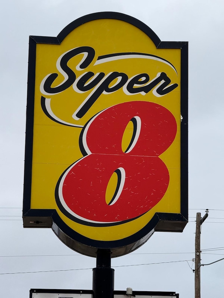 Super 8 by Wyndham Cozad - photo 17