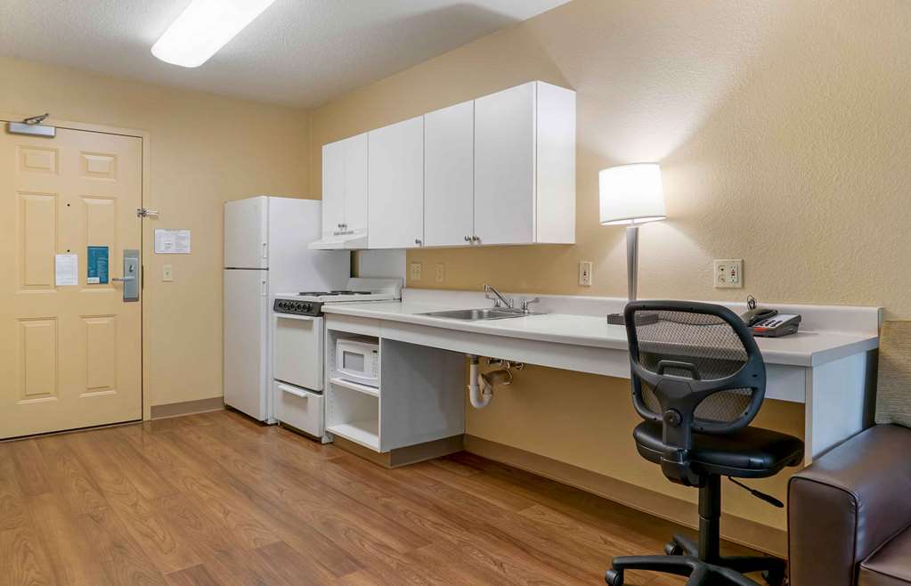 Extended Stay America Suites Detroit Novi Orchard Hill Place - photo 20