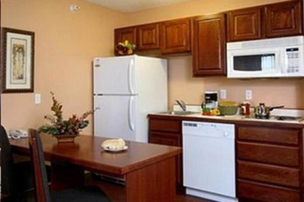 GrandStay Residential Suites Hotel - photo 16