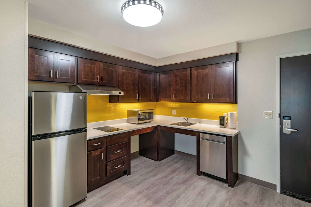 MainStay Suites Spokane Airport - photo 21