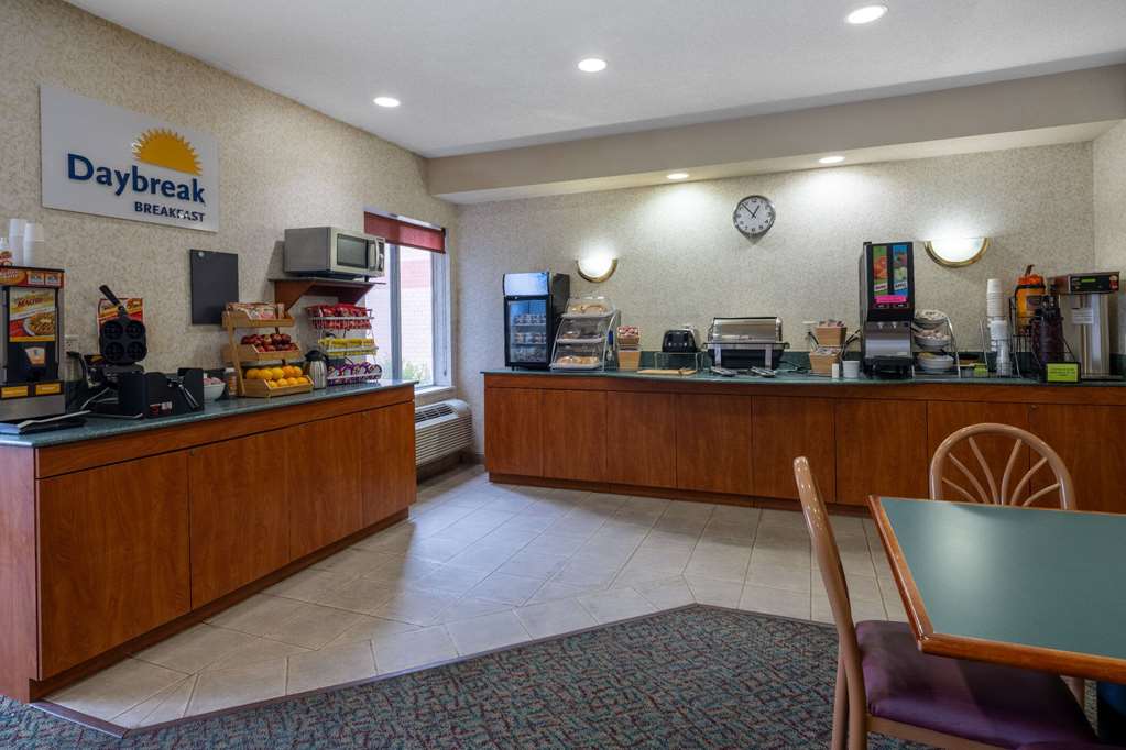 Days Inn & Suites by Wyndham Madison - photo 11