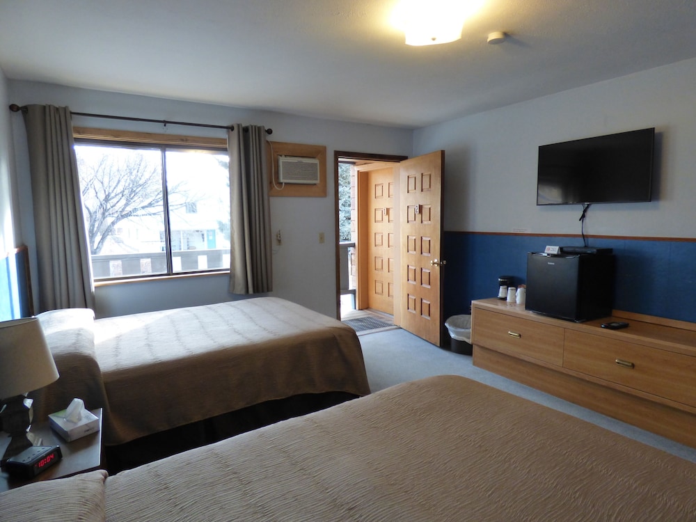 The Hitching Post Hotel and Farm Store - photo 14