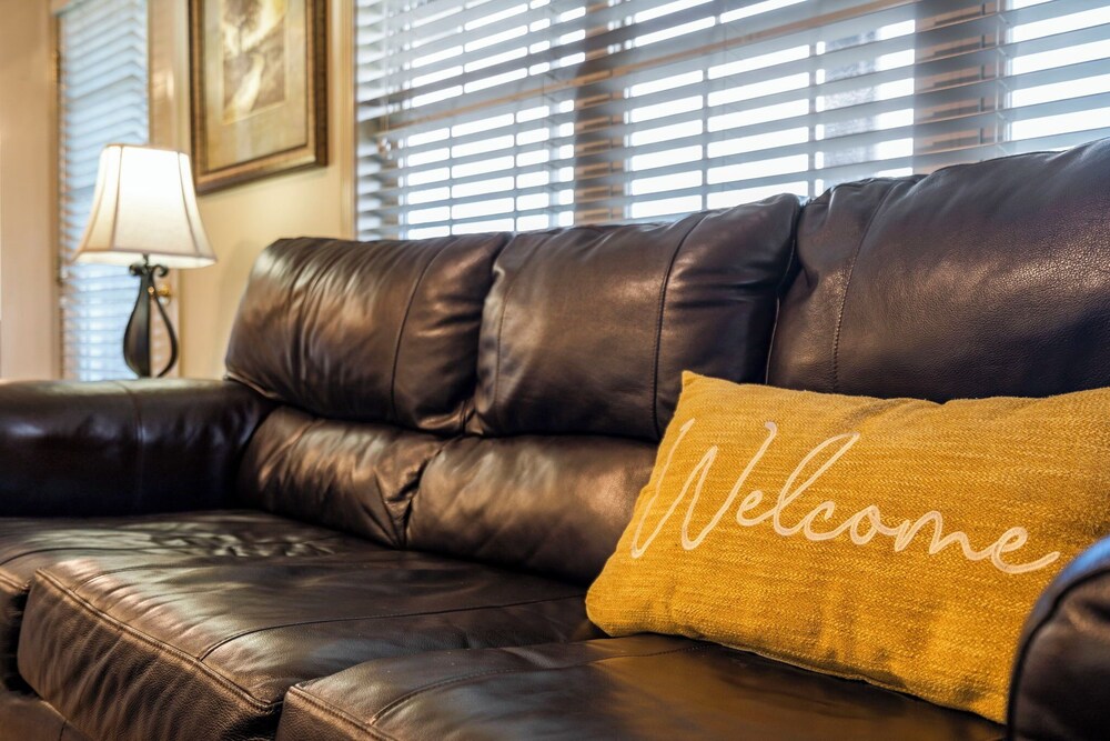 Honey Bee Inn w Communal Amenities & More - photo 17