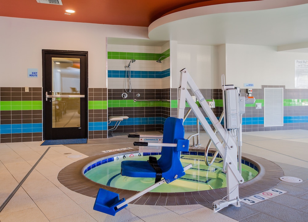 Holiday Inn Express & Suites Eureka by IHG - photo 21