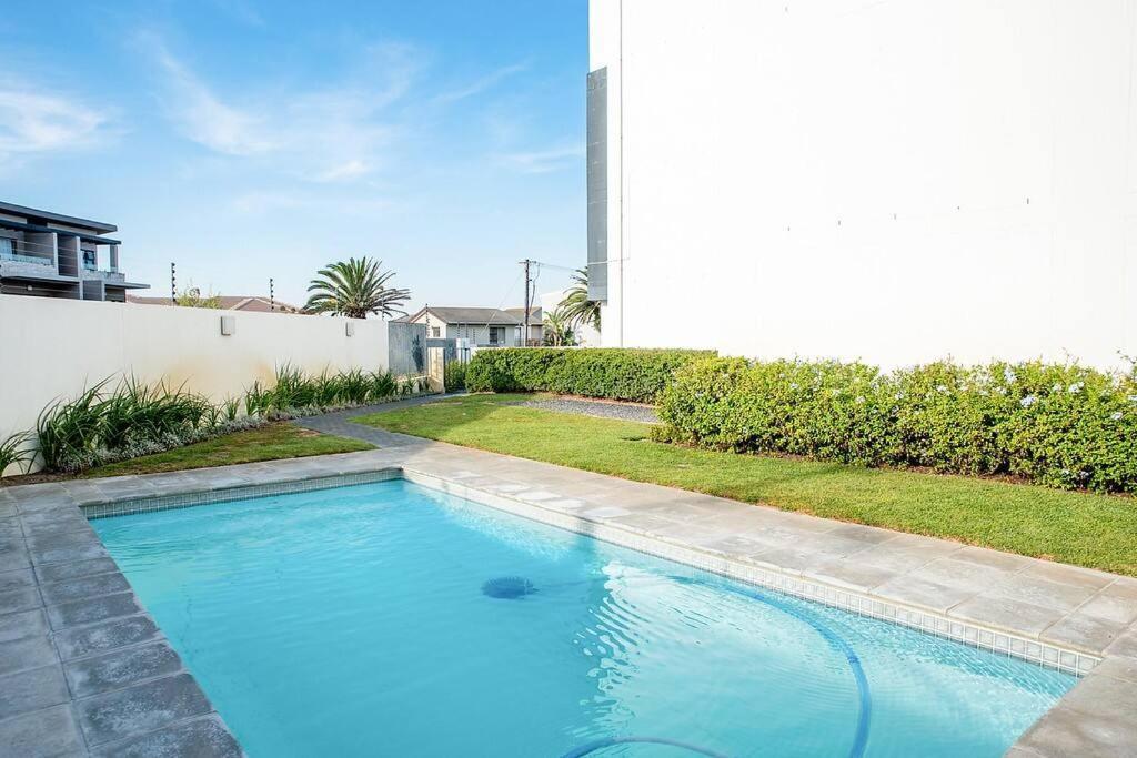 Beachfront 2 Bed W Swimming Pool Blouberg 54 Beach Break