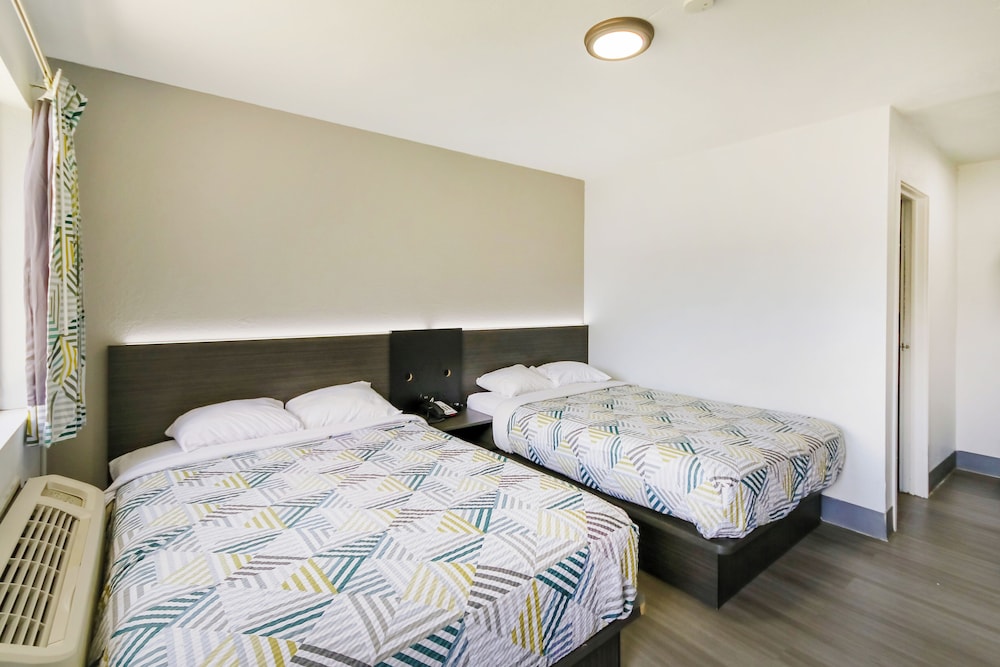 Motel6 Topeka KS Northwest - photo 18