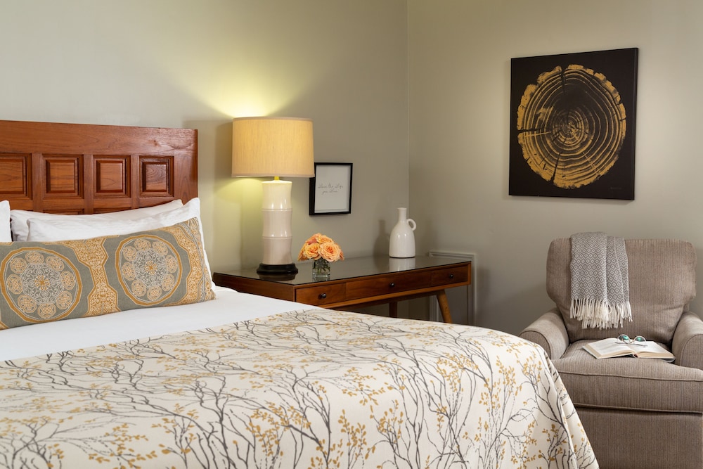 Refuge Inn - photo 20