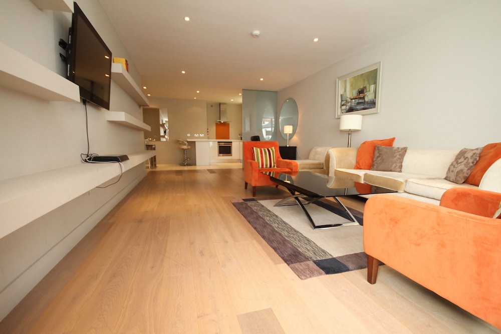 Lower Baggot Street Apartment — 4-Star Luxury Hotel in Dublin, Republic of Ireland