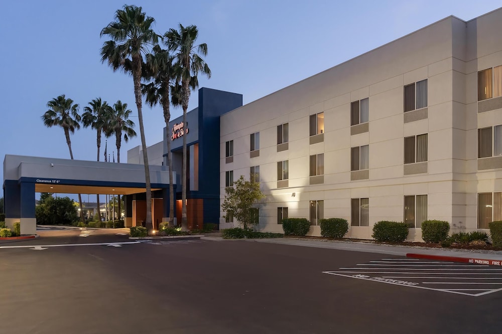 Hampton Inn & Suites Lathrop - photo 67