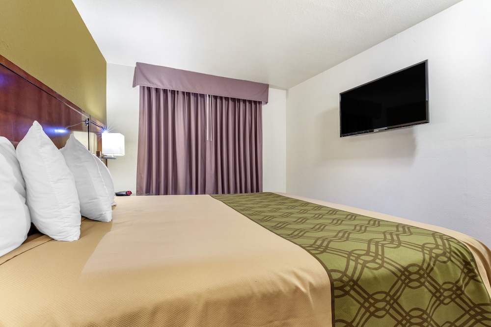 Rose City Inn & Suites - photo 6