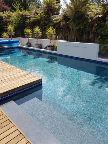 TuiGlen lakeside apartment — 4-Star Luxury Hotel in Rotorua, New Zealand