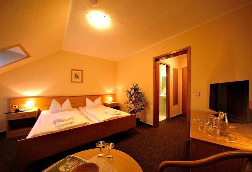 Waldhotel Bad Bibra — hotel in Bad Bibra