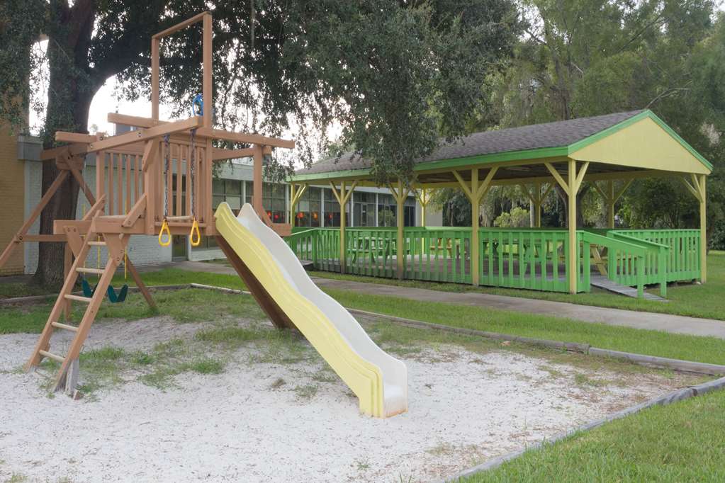 Days Inn by Wyndham Crystal River - photo 4