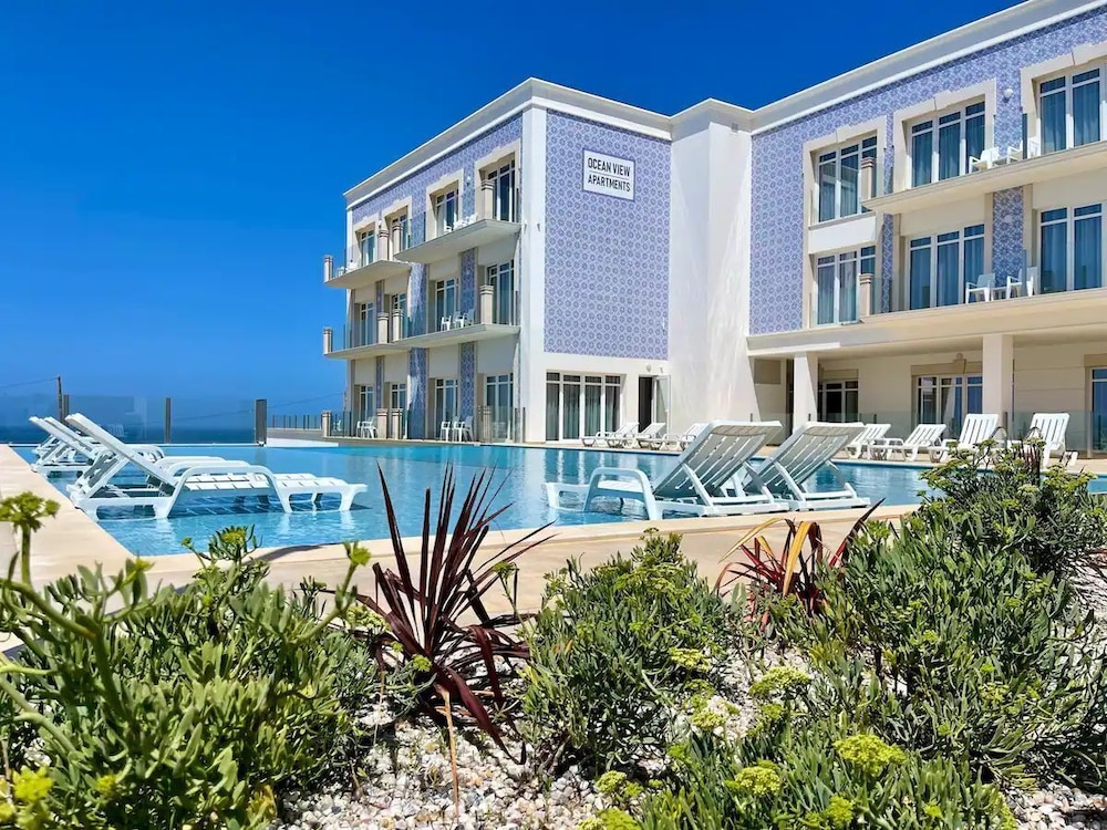 Ocean View Apartments — 4-Star Luxury Hotel in Lourinha, Portugal
