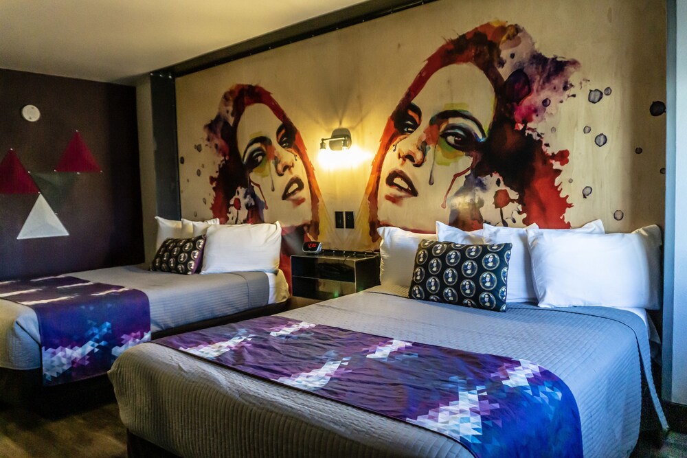 Downtown Phoenix Hotel - photo 17