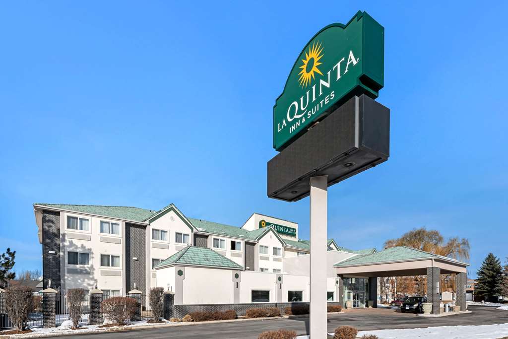 La Quinta Inn & Suites by Wyndham Logan - featured photo