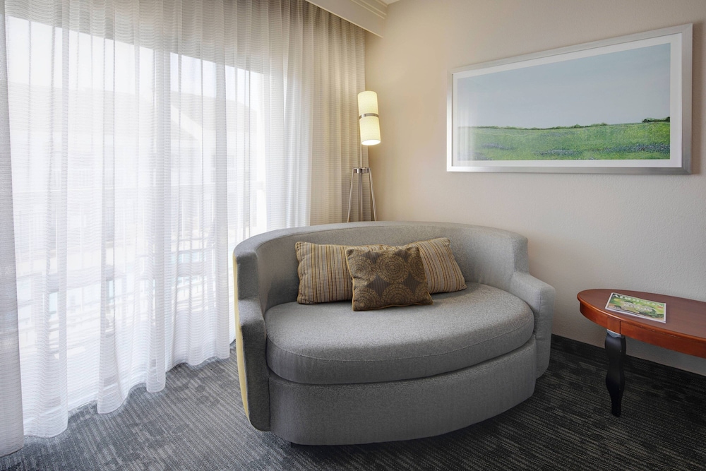 Courtyard by Marriott Addison Midway - photo 12