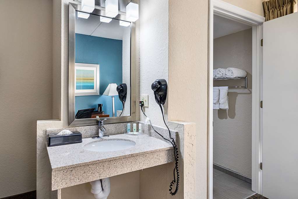 Quality Inn & Suites Heritage Park - photo 10
