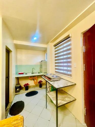 Newlives Transient 2 Hillside 1st Floor — hotel near Loakan Airport
