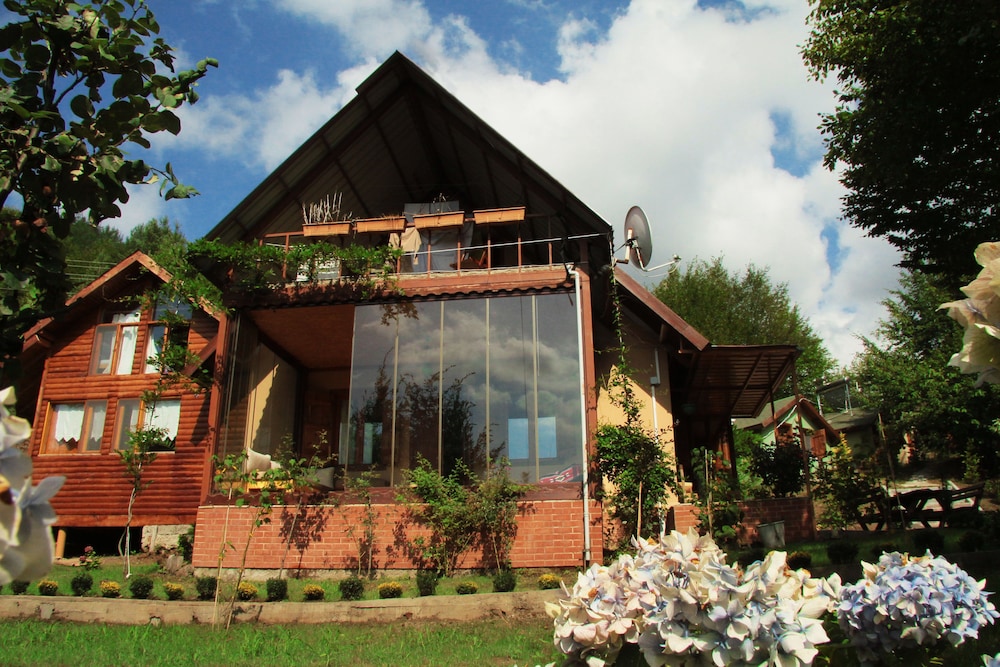 Karaca Dag Evleri in Izmit, Turkey