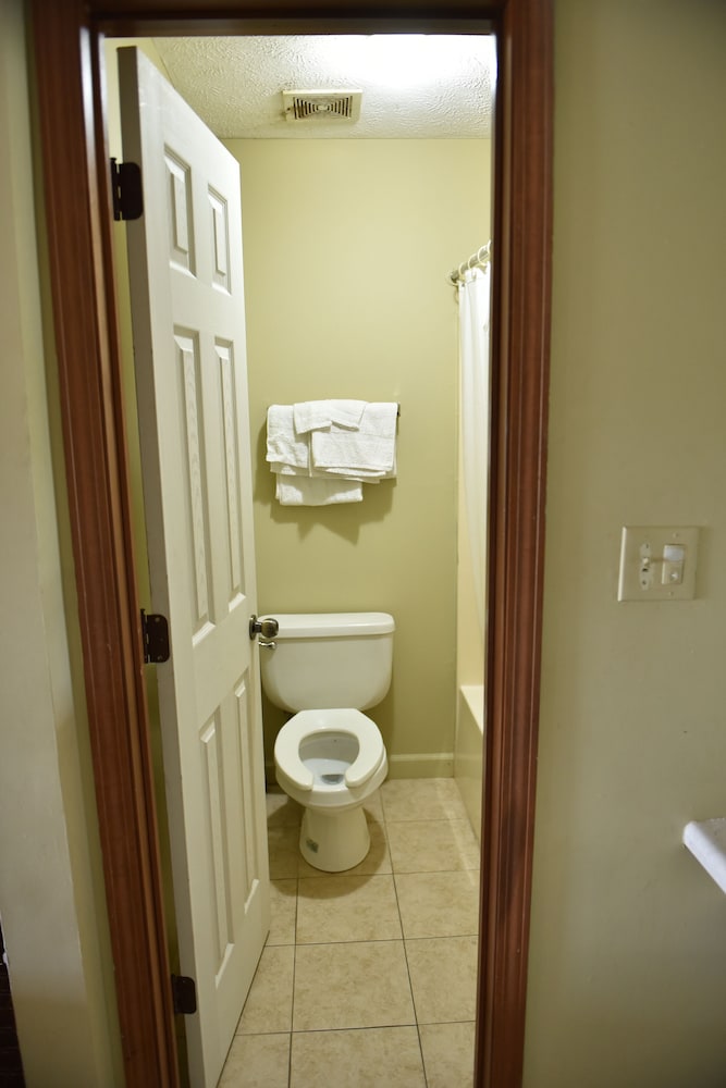 Key West Inn Hobart - photo 15