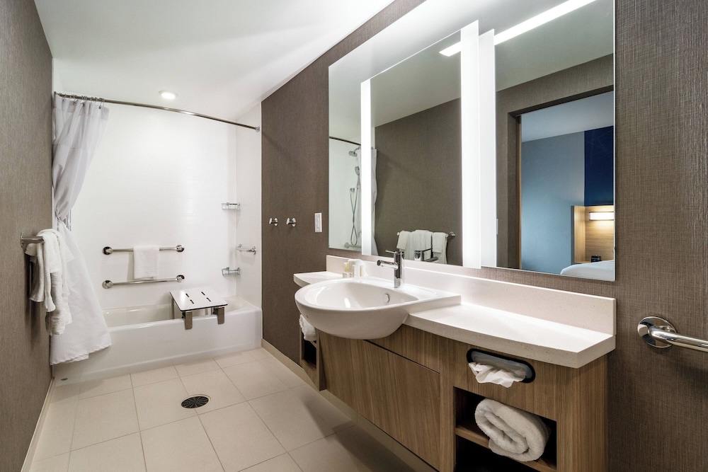 SpringHill Suites by Marriott Charleston Airport & Convention Center - photo 46
