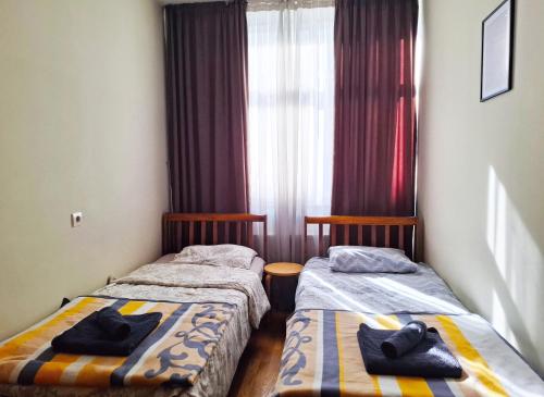 City Center 2BDR Apartment near Rustaveli Av
