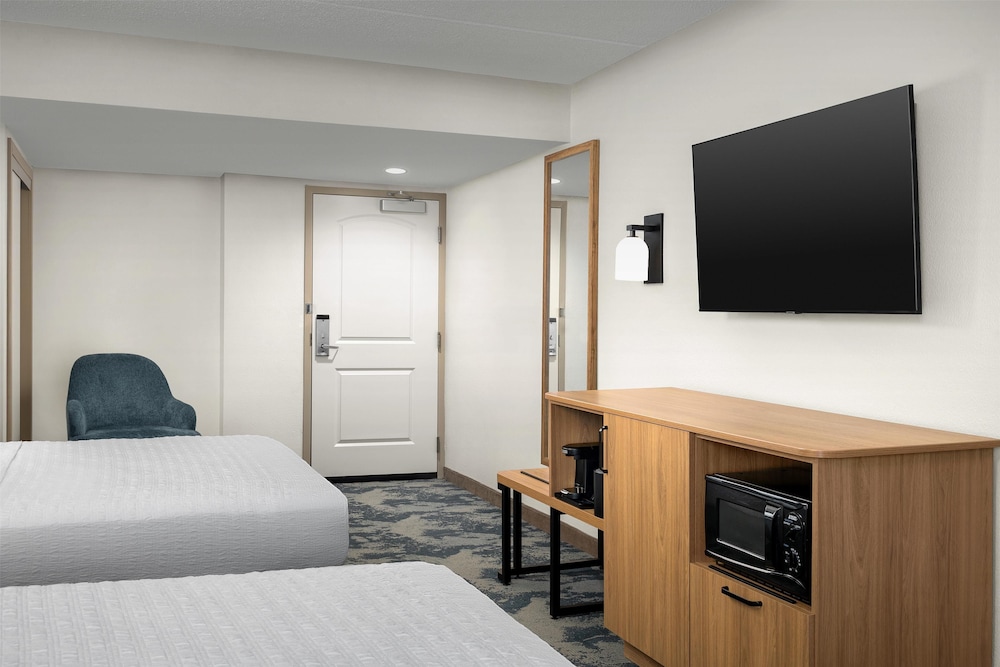 Hampton Inn Fayetteville Fort Bragg - photo 12