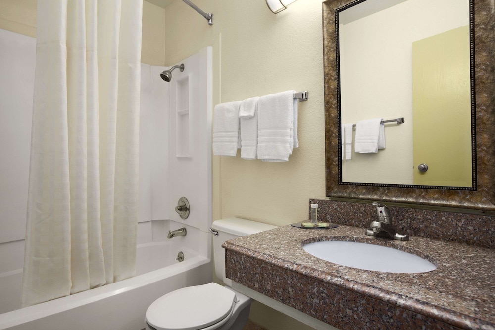 Super 8 by Wyndham Carlsbad - photo 41