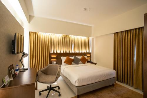 Jatra Flagship Khulna City Centre — hotel in Khulna