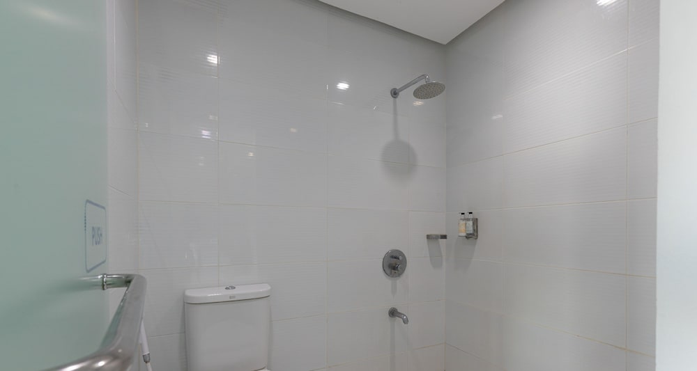 ZEN Rooms Embarcadero Hotel Legazpi in Legaspi, Philippines