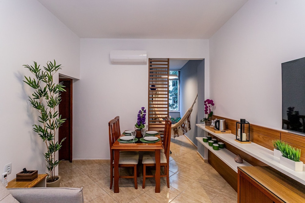 Copacabana: Praia e Sofisticação 5 hóspedes — 4-Star Luxury Hotel in Rio De Janeiro, Brasil
