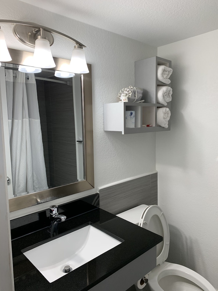 Arya Blu Inn & Suites - photo 25