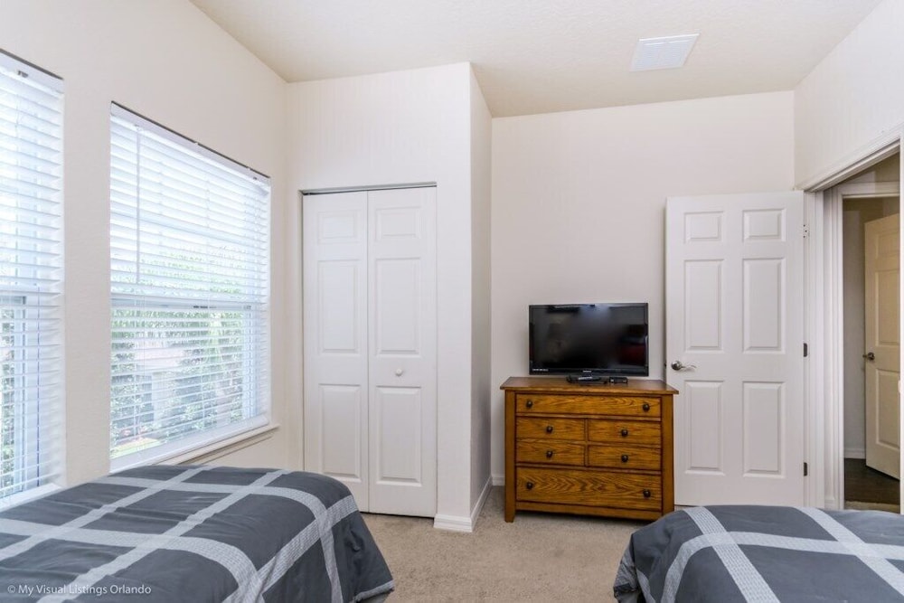 Lucaya Village Resort 4 Bedroom TownHome 4 Townhouse by RedAwning - photo 6