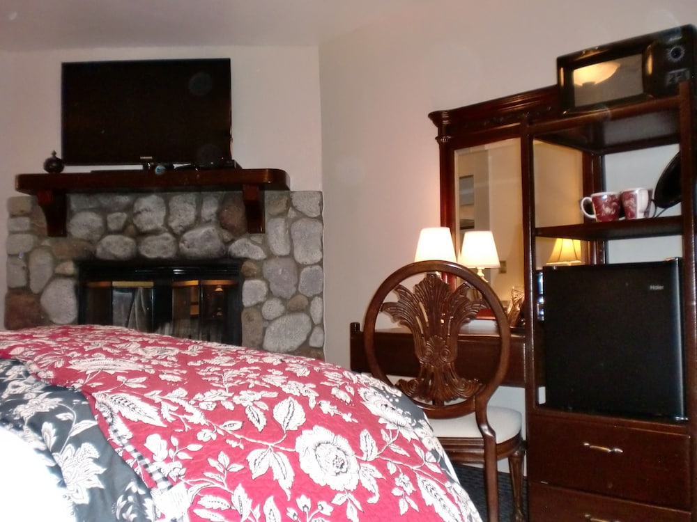 The North Shore Inn - photo 56
