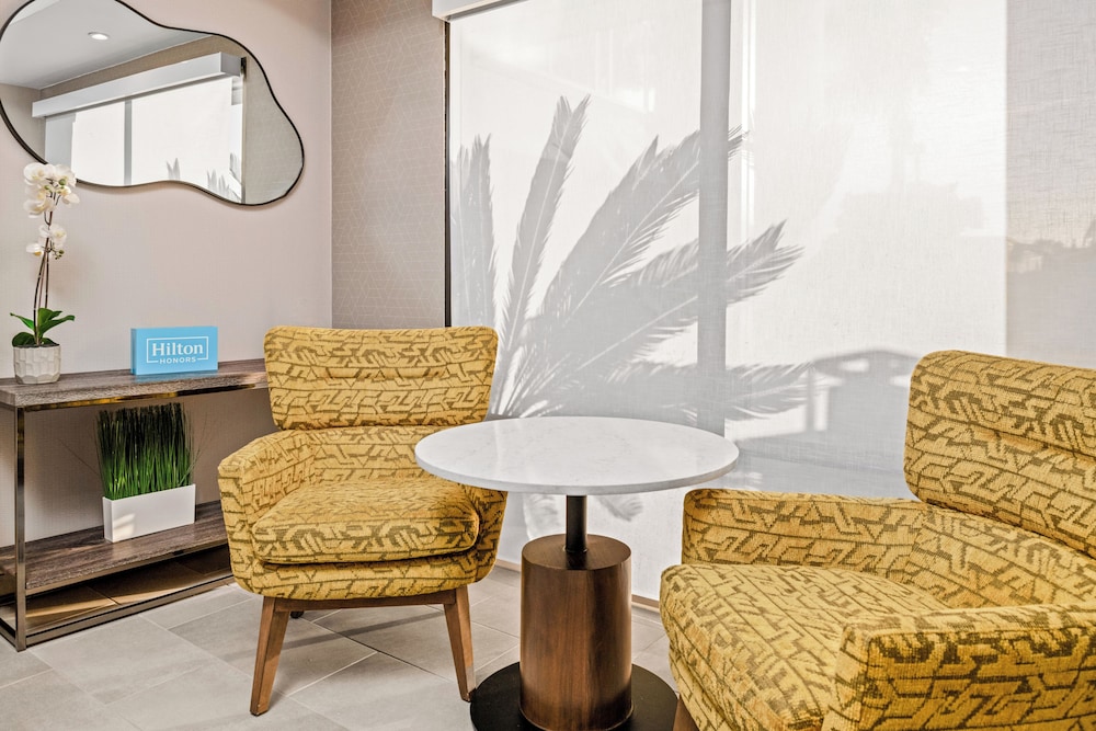 Hampton Inn by Hilton Costa Mesa Newport Beach - photo 2