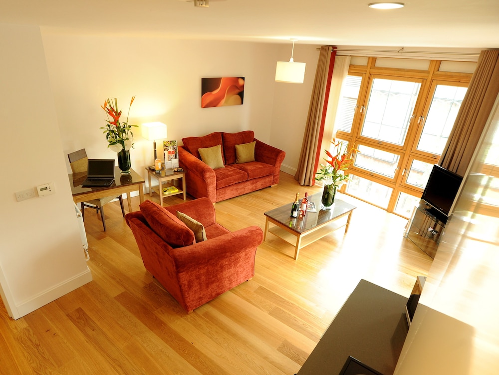 Premier Suites Plus Bristol Cabot Circus — 4-Star Luxury Hotel in Bristol, United Kingdom