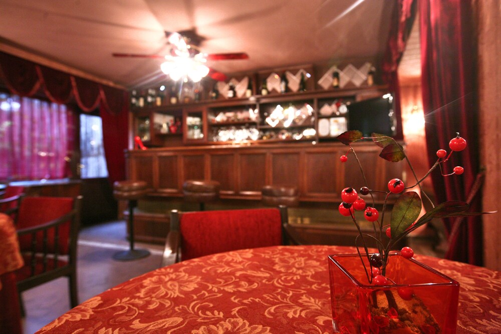 Hotel Bar