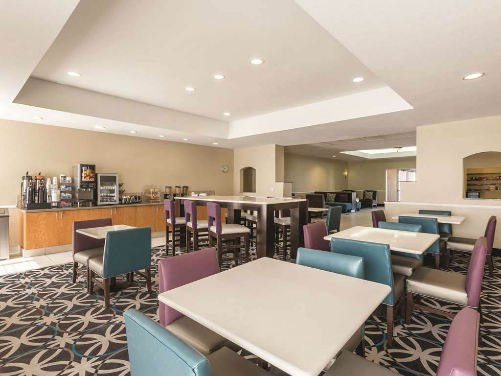 La Quinta Inn & Suites by Wyndham Deming - photo 32