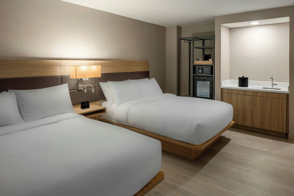 AC Hotel by Marriott Portland Lake Oswego - photo 10