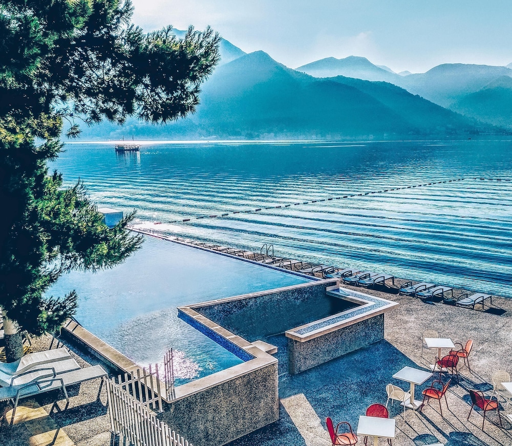 Carine Hotel Delfin in Bijela, Montenegro