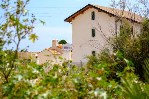 B&B Fermata 106 da Carolina — 4-Star Luxury Hotel in Siculiana, Italy